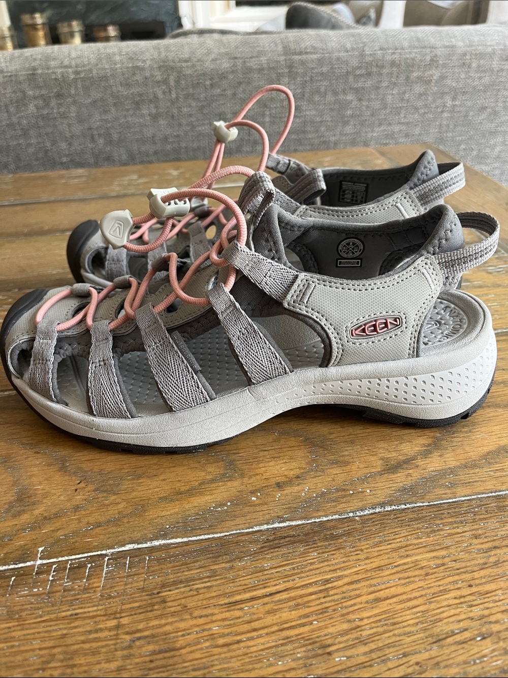 Keen Women's Gray Sandals with Pink Bungee - Picture 5 of 7